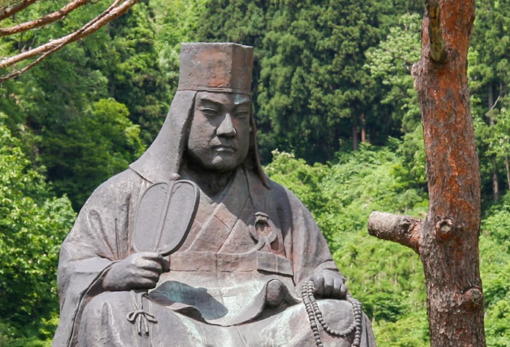 上杉謙信公銅像